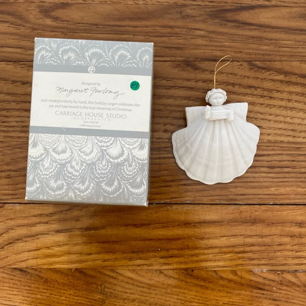 Vintage Retired Margaret Furlong‎ Angel Shell Christmas Ornament White Noel 1992